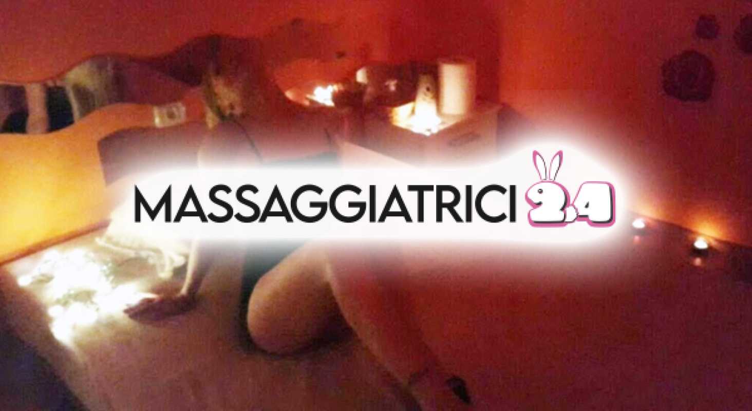 bella bionda esperta dei massaggi