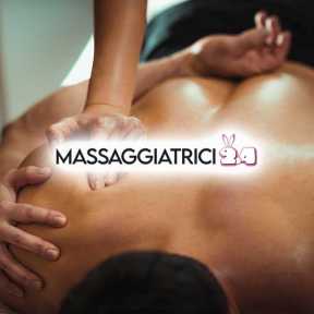un rituale sensoriale ispirato alla tradizione tantrica pensato rilassare profondamente corpo. movimenti fluidi e consapevole verso benessere totale.