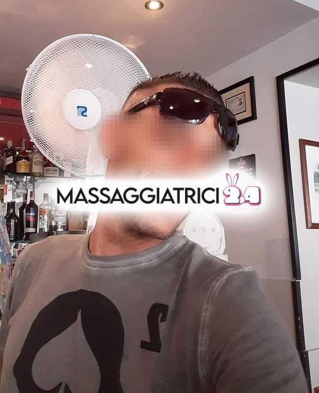 simone ragazzo 40 eseguo massaggi ai piedi donne e massaggio coppie lodi e pavia