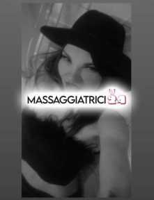 massaggi olistici-antistress-detossinanti. doccia fresca aria condizionata e fragranze esotiche.